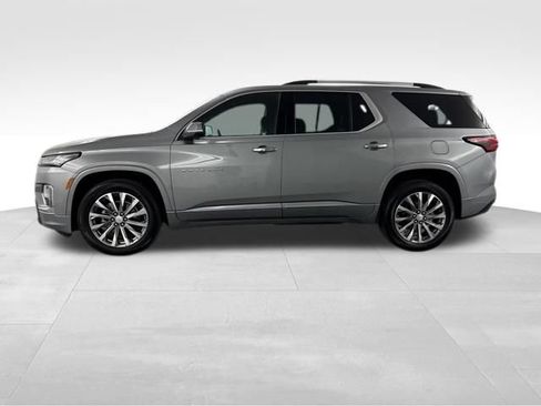 Used 2023 Chevrolet Traverse Premier FWD image 4