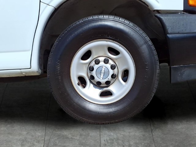 Used 2019 Chevrolet Express 2500 w/ Driver Convenience Package RWD image 9