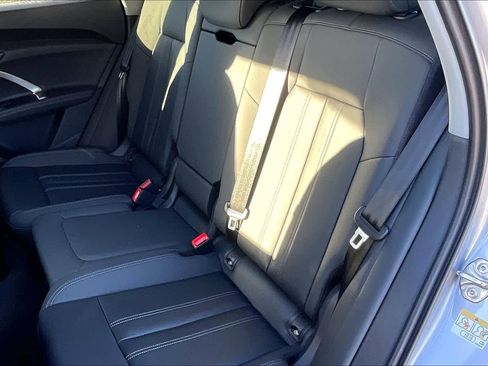 Used 2025 Audi Q5 Premium w/ Convenience Package image 19