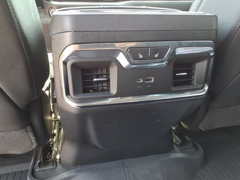 Used 2026 Chevrolet Silverado 2500 LTZ w/ LTZ Convenience Package AWD/4WD image 8