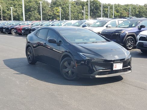 Certified 2025 Toyota Prius LE FWD image 2