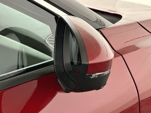 Used 2025 Nissan Rogue SL image 10