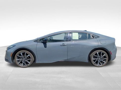 Used 2023 Toyota Prius Prime FWD image 4