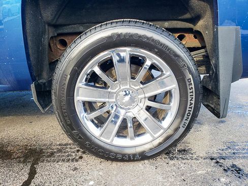 Used 2018 Chevrolet Silverado 1500 High Country w/ High Desert Package image 21