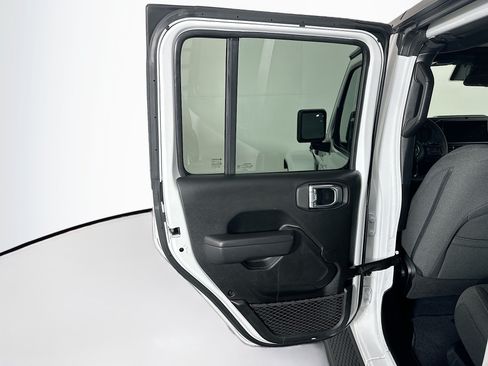 Used 2024 Jeep Wrangler Unlimited w/ Convenience Group AWD/4WD image 24