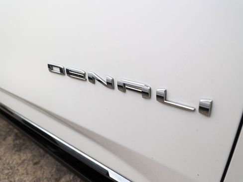 Used 2023 GMC Yukon XL Denali Ultimate image 13