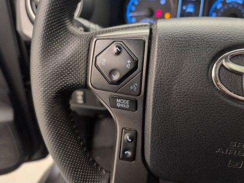 Used 2016 Toyota Tacoma TRD Sport image 37