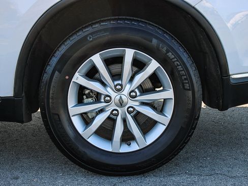 Used 2023 Dodge Durango SXT image 8