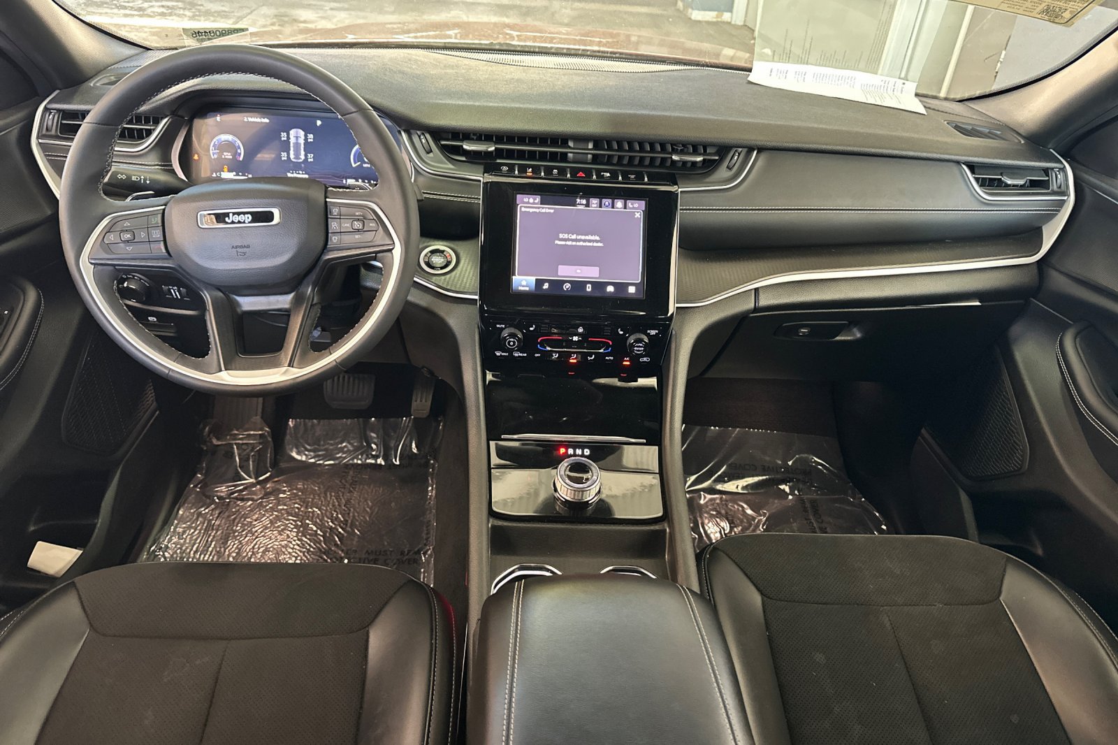 Used 2023 Jeep Grand Cherokee Altitude AWD/4WD image 16