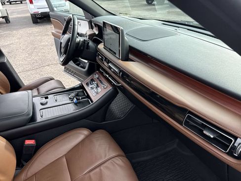 Used 2022 Lincoln Aviator Grand Touring w/ Equipment Group 301A AWD/4WD image 36