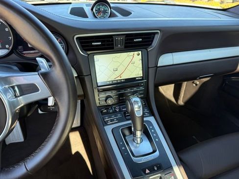 Used 2015 Porsche 911 Turbo S image 17