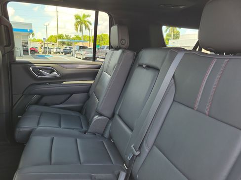Used 2021 Chevrolet Suburban RST RWD image 9
