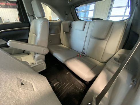 Used 2015 Toyota Highlander Limited image 17
