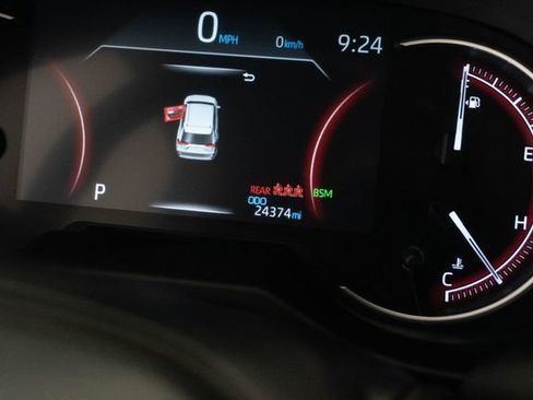 Used 2023 Toyota RAV4 XLE AWD/4WD image 13