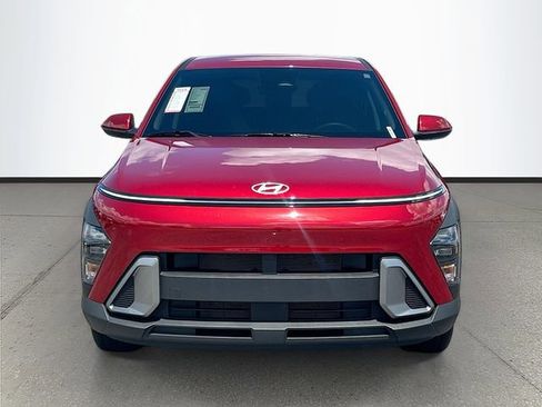Used 2025 Hyundai Kona SE FWD image 2