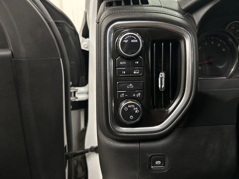 Used 2020 Chevrolet Silverado 1500 LT image 37