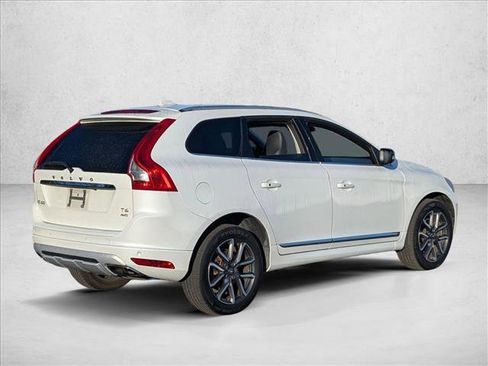 Used 2017 Volvo XC60 T6 Dynamic image 5