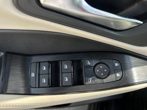 Used 2025 Nissan Rogue SV w/ SV Premium Package FWD image 42