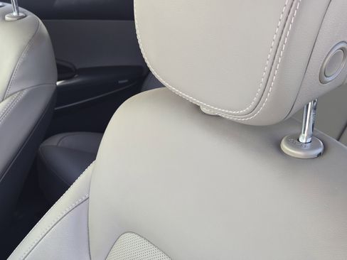 Used 2016 Hyundai Santa Fe SE w/ Option Group 02 image 16