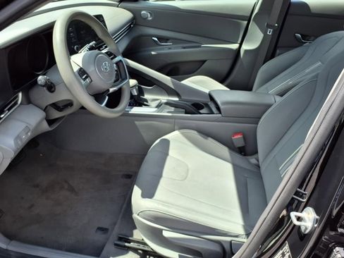 Used 2023 Hyundai Elantra SEL image 10