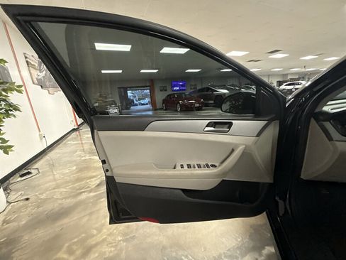 Used 2018 Hyundai Sonata SE image 9