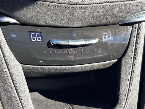 Used 2022 Cadillac XT5 Premium Luxury image 16