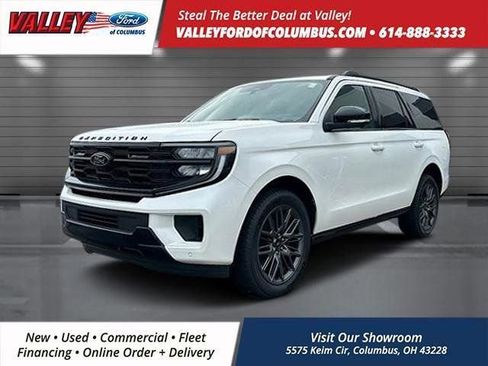 New 2025 Ford Expedition Platinum w/ Stealth Performance Package image 3