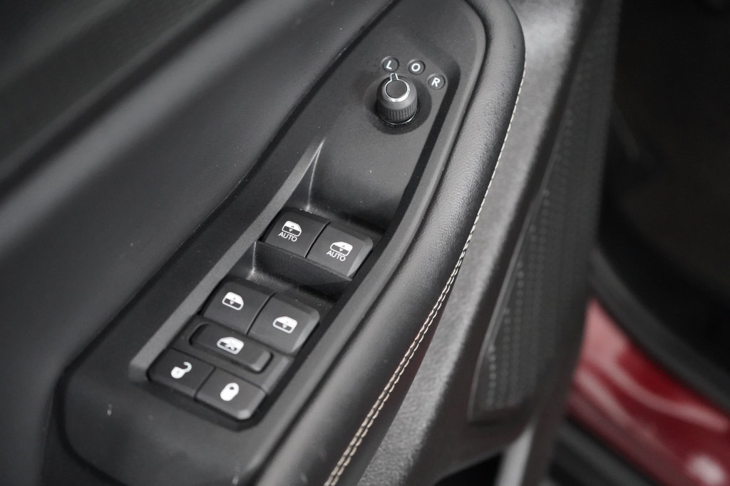 Used 2023 Jeep Grand Cherokee Laredo AWD/4WD image 18