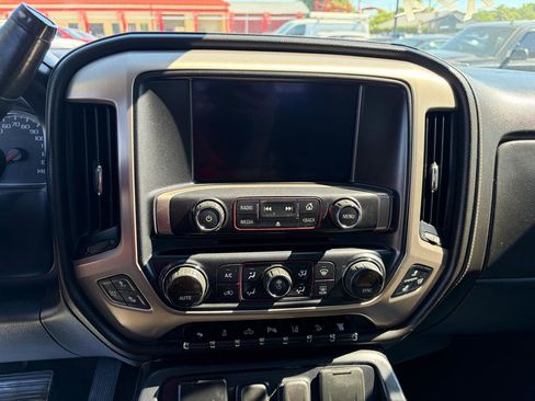 Used 2015 GMC Sierra 2500 Denali w/ Duramax Plus Package AWD/4WD image 11