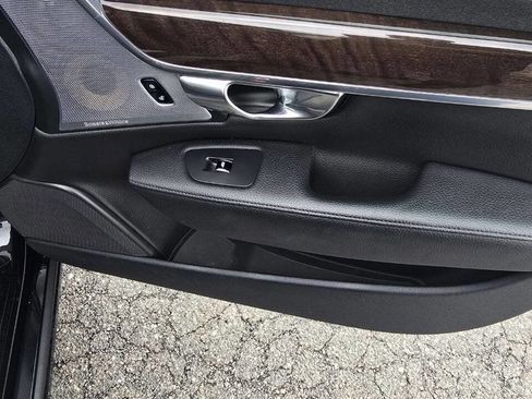 Used 2018 Volvo S90 T5 Momentum w/ Convenience Package image 15