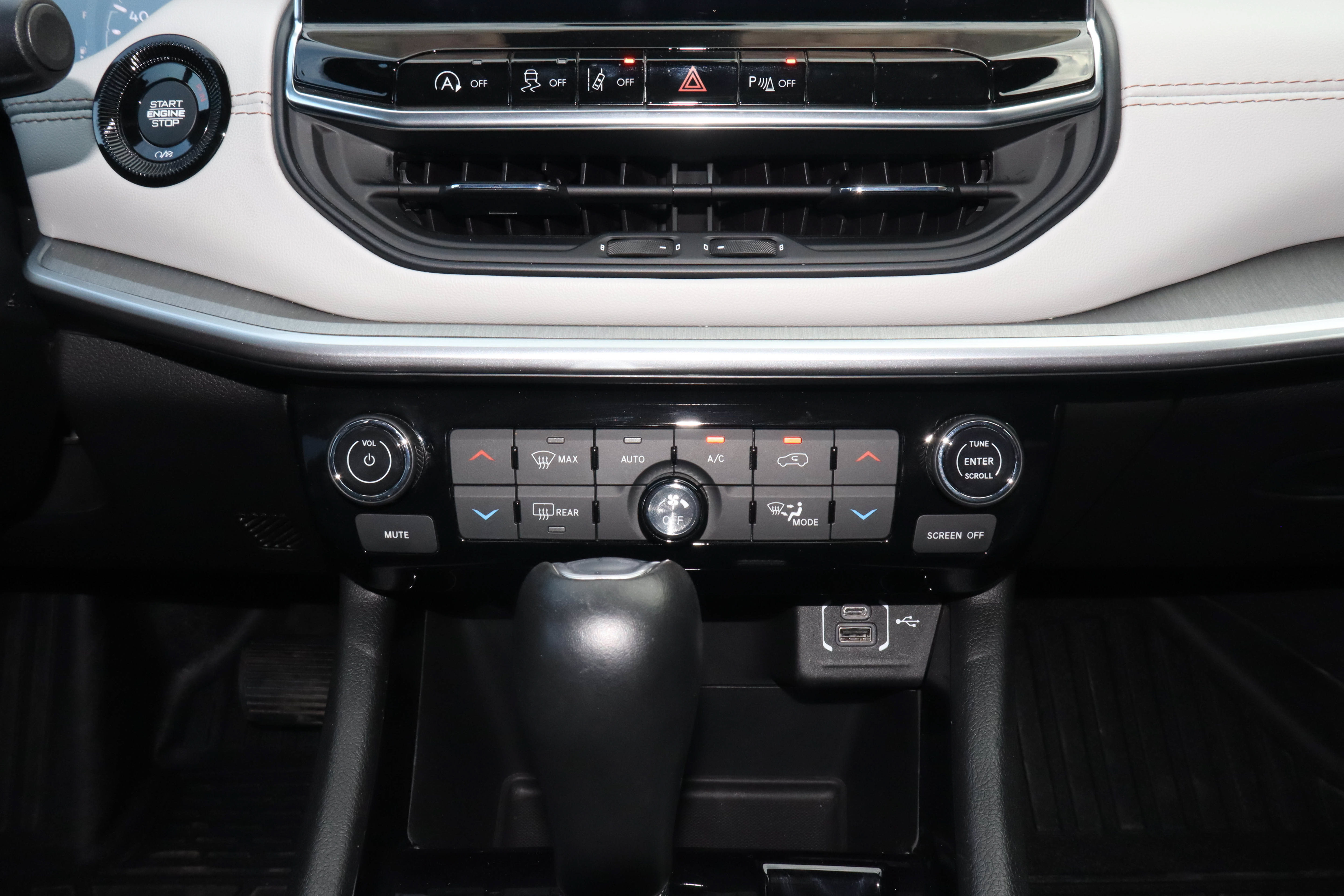 Used 2025 Jeep Compass Limited AWD/4WD image 21