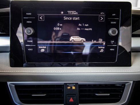 New 2026 Volkswagen Taos SE image 38