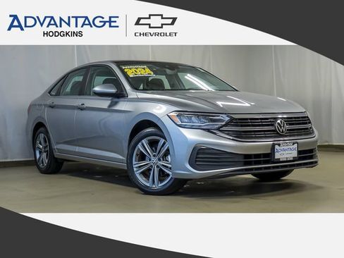 Used 2024 Volkswagen Jetta SE FWD image 1
