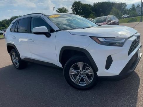 Used 2025 Toyota RAV4 XLE AWD/4WD image 8
