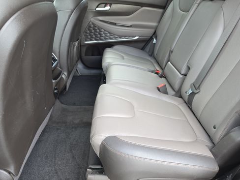 Used 2019 Hyundai Santa Fe Limited FWD image 9