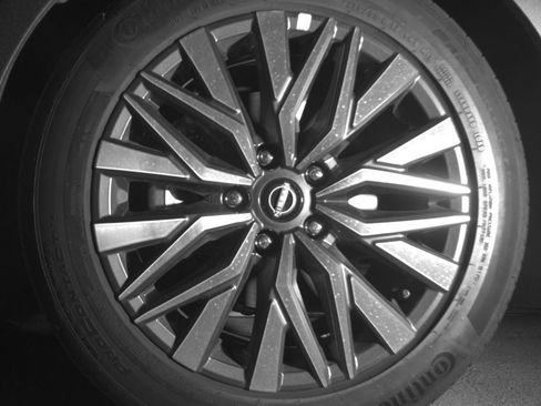 Used 2025 Nissan Altima 2.5 SV FWD image 15