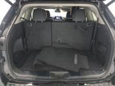 Used 2022 Toyota Highlander XLE image 16