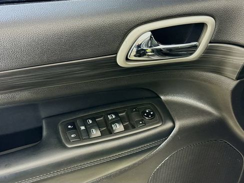 Used 2021 Jeep Grand Cherokee Laredo X AWD/4WD image 18