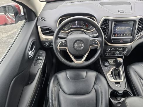 Used 2017 Jeep Cherokee Limited AWD/4WD image 24
