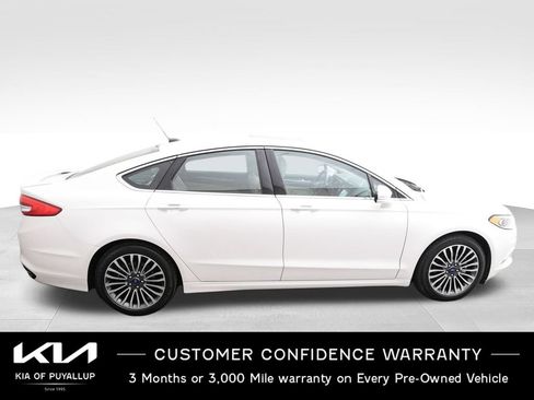 Used 2017 Ford Fusion Titanium FWD image 4