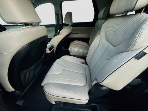 Used 2025 Hyundai Palisade Calligraphy FWD image 21