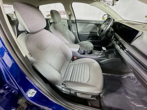 Certified 2025 Kia K4 EX FWD image 31