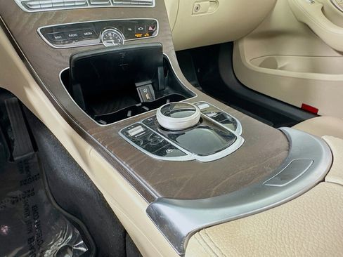 Used 2021 Mercedes-Benz C 300 Sedan image 5