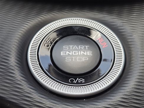 New 2025 Jeep Grand Cherokee L Altitude image 21