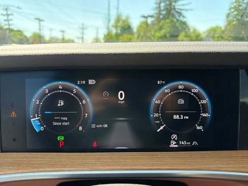 Used 2025 Volkswagen Tiguan SEL R-Line AWD/4WD image 23