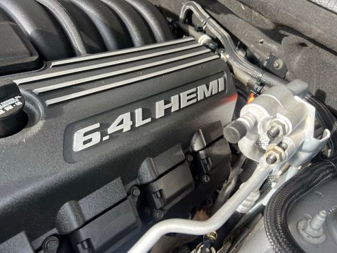 Used 2015 Jeep Grand Cherokee SRT w/ Luxury Group II image 16