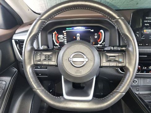 Certified 2023 Nissan Rogue Platinum w/ Platinum Premium Package FWD image 26