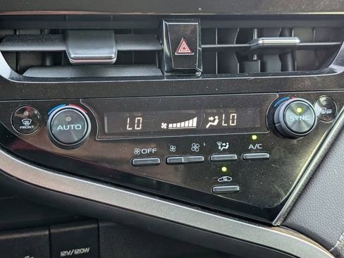 Used 2021 Toyota Camry XSE image 17