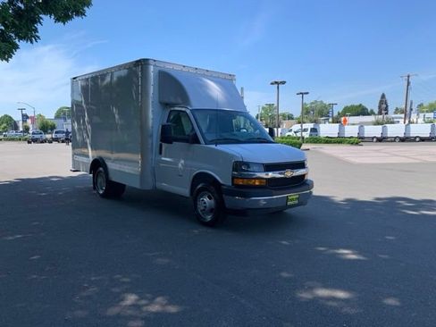 Used 2024 Chevrolet Express 3500 w/ Power Convenience Package RWD image 7