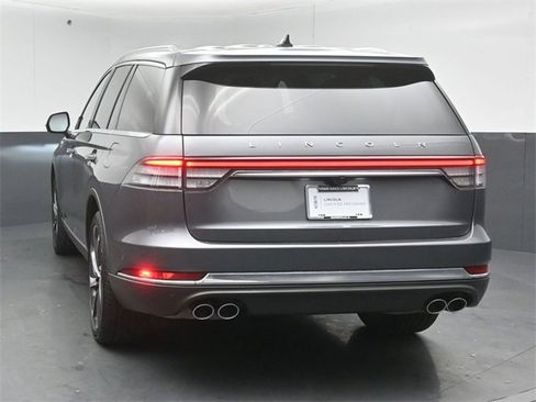 Certified 2023 Lincoln Aviator Reserve w/ Equipment Group 201A image 6